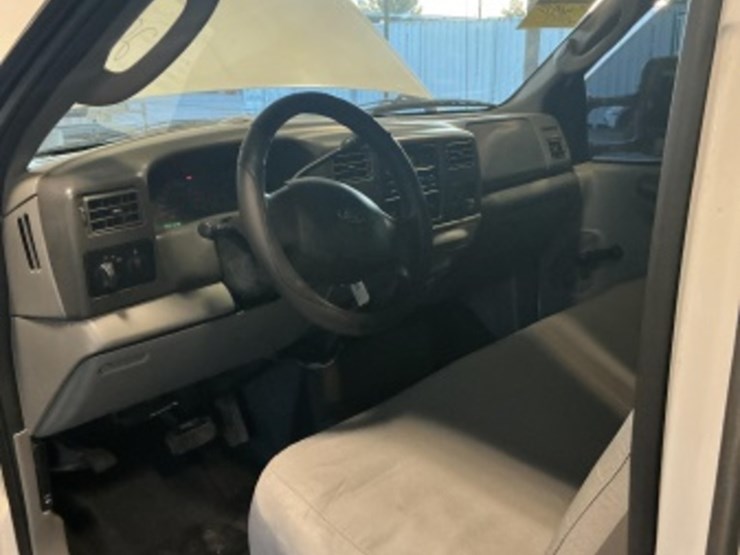 2004-ford-f450-image-22