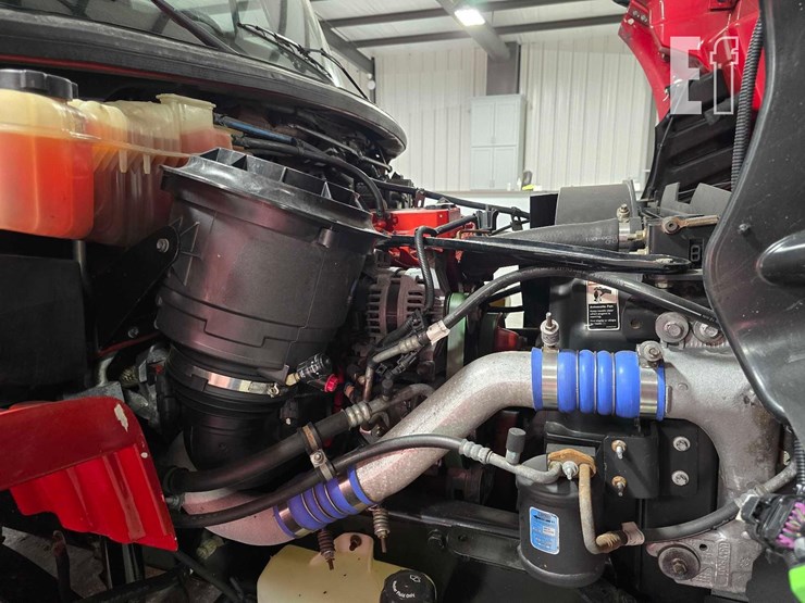 2015-freightliner-business-class-m2-106-image-21