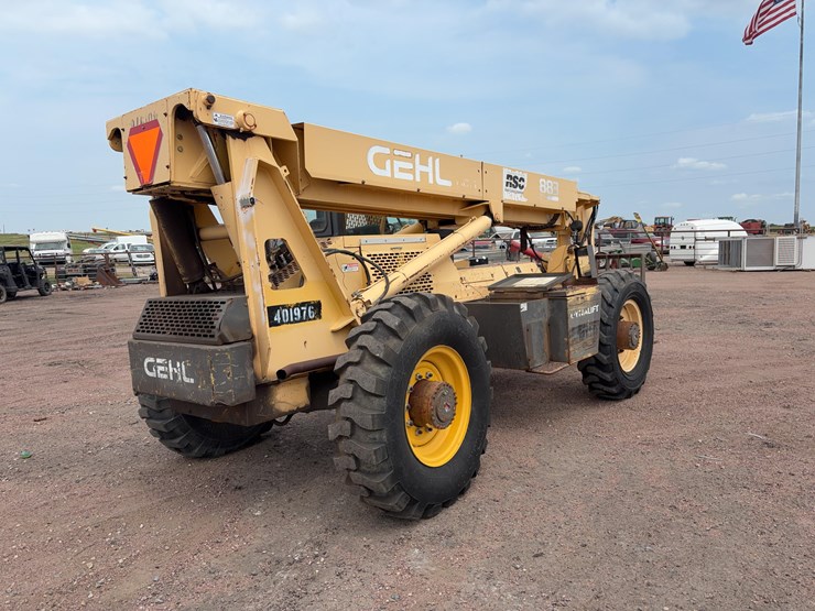 gehl-883-image-5