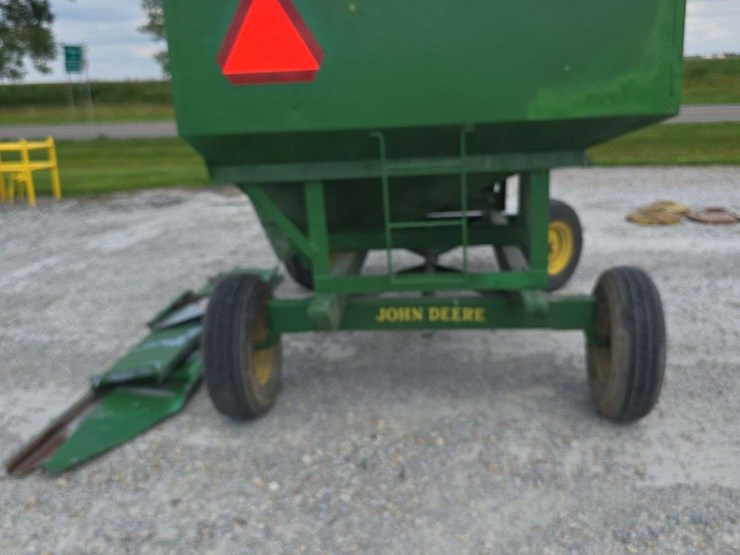 gravity-wagon-on-john-deere-running-gear,-with-side-boards-image-6
