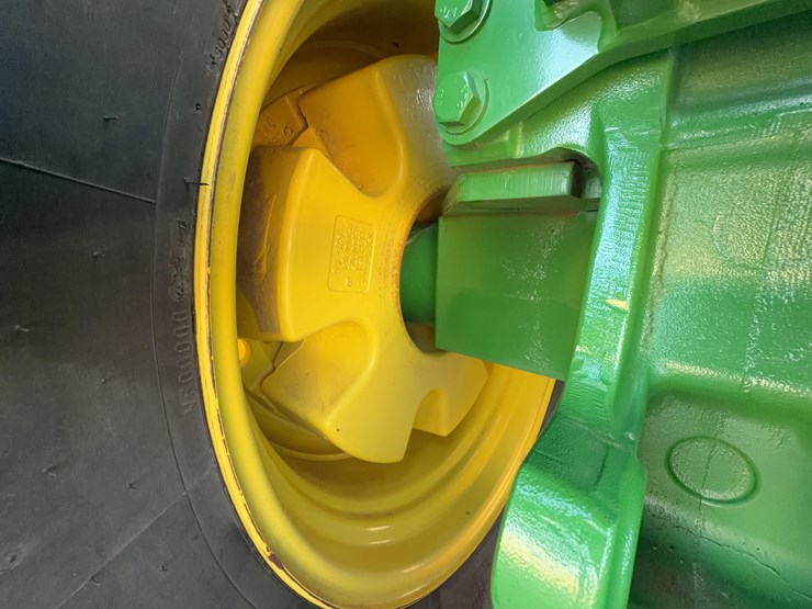 2014-john-deere-9510r-image-37