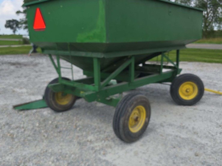 gravity-wagon-on-john-deere-running-gear,-with-side-boards-image-7