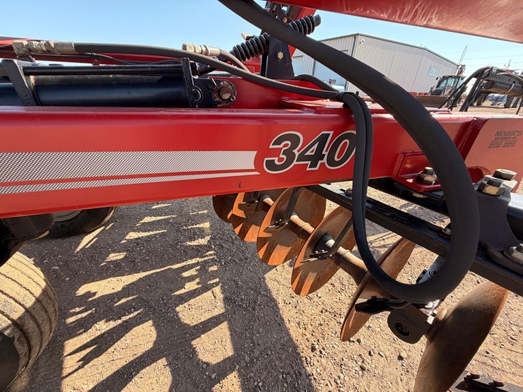 case-ih-340-image-15