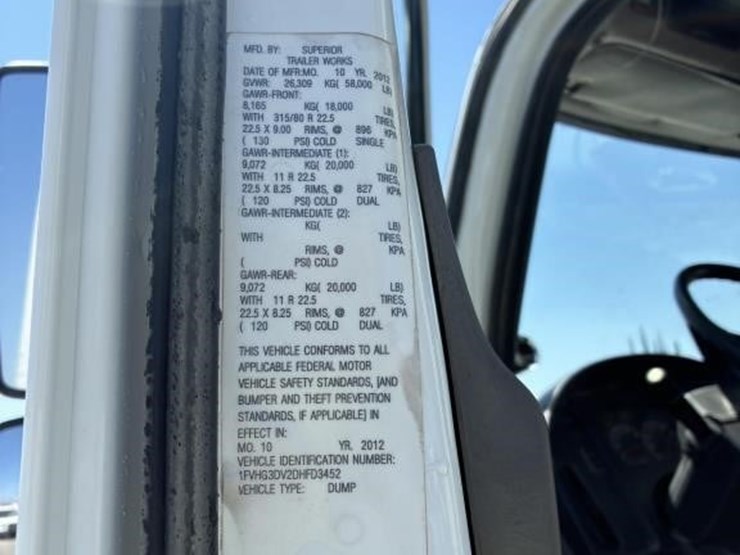 2013-freightliner-114sd-image-29