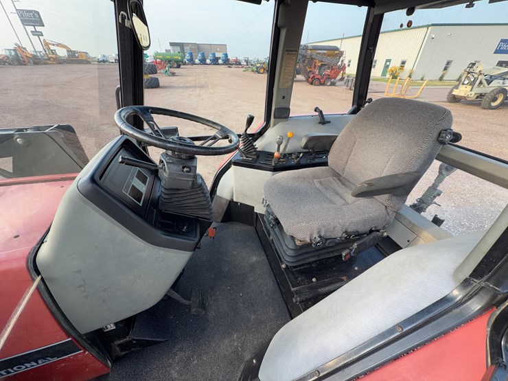 1995-case-5240-mfwd-tractor-with-loader-image-20