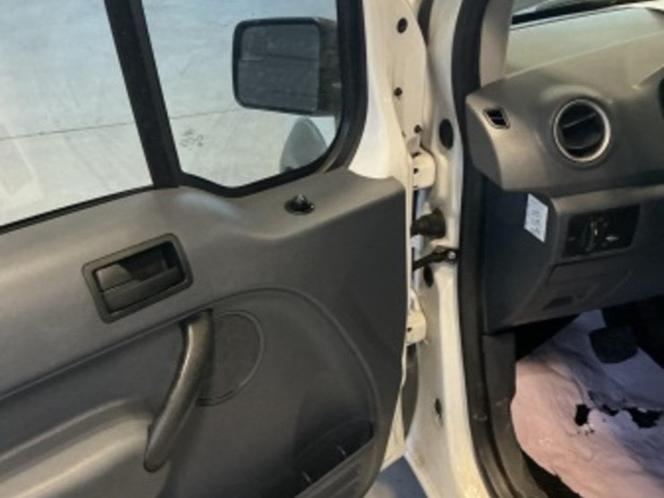 2013-ford-transit-connect-image-24