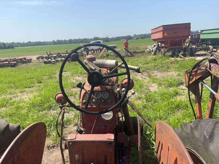1967-farmall-450-narrow-front-parts-tractor,-s/n:-17690-image-7