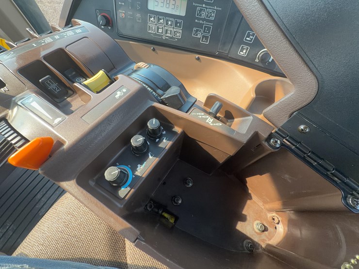 2002-john-deere-8320-image-45