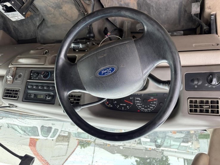 2003-ford-f450-image-14