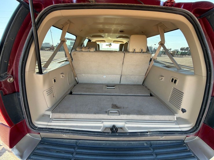 2013-ford-expedition-image-25