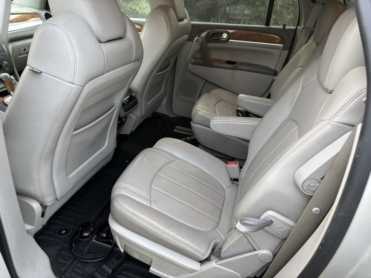2010-buick-enclave-cxl-image-14