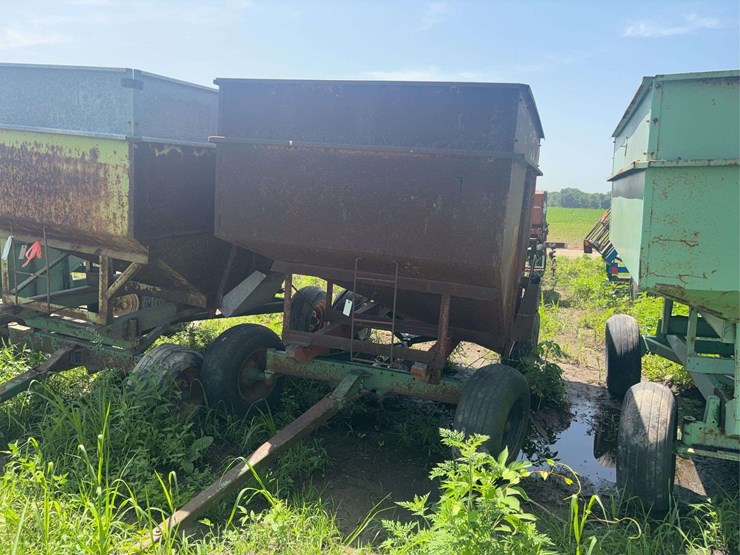 250bu-gravity-wagon-on-jd-gear-image-1