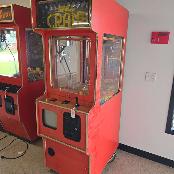 Vintage Skill Crane Machine, takes quarters