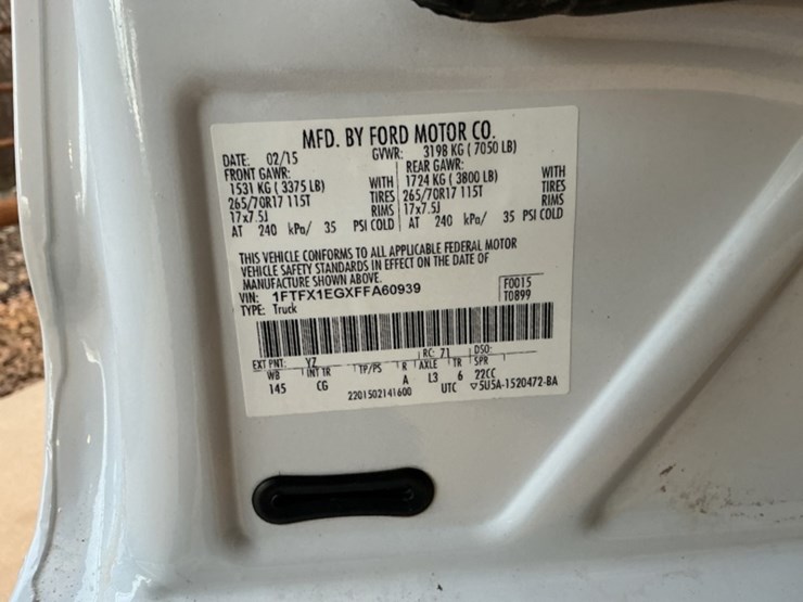 2015-ford-f150-image-16