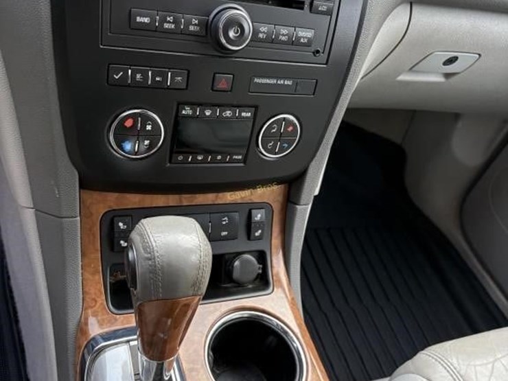 2010-buick-enclave-cxl-image-11