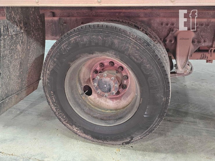 2020-freightliner-business-class-m2-106-image-24