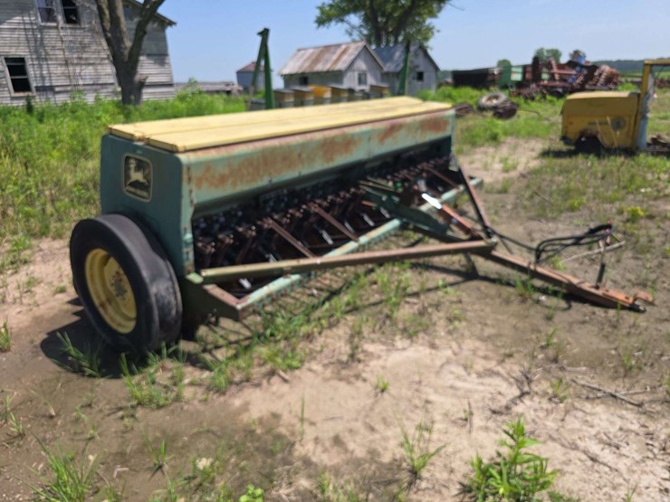 john-deere-8300-image-3