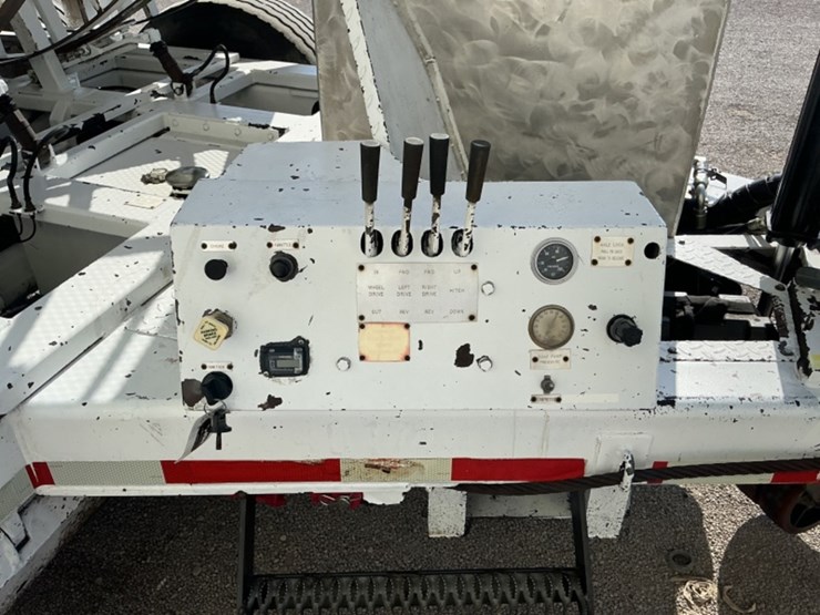 2004-ahart-ur10-16-line-pulling-trailer-image-13
