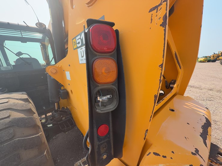 2011-jcb-510-56-image-28