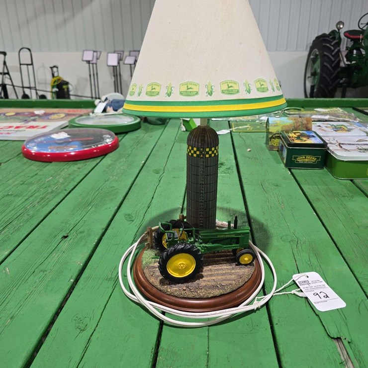 JOHN DEERE B