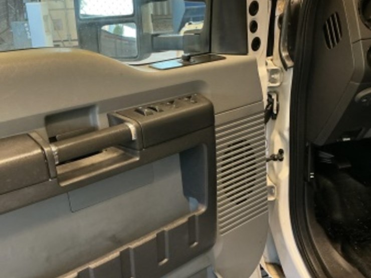 2016-ford-f350-image-25