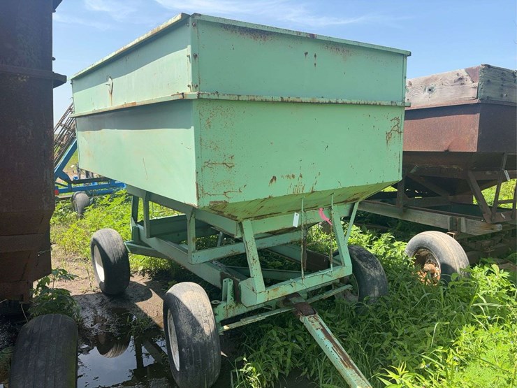 250bu-gravity-wagon-on-jd-gear-image-5
