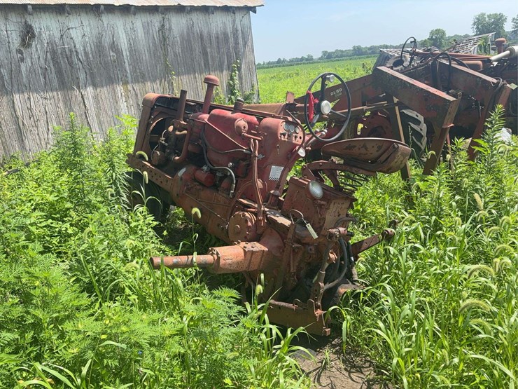 1967-farmall-450-narrow-front-parts-tractor,-s/n:-13226-image-4
