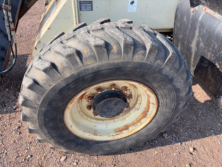 2005-ingersoll-rand-vr843c-telehandler-image-10