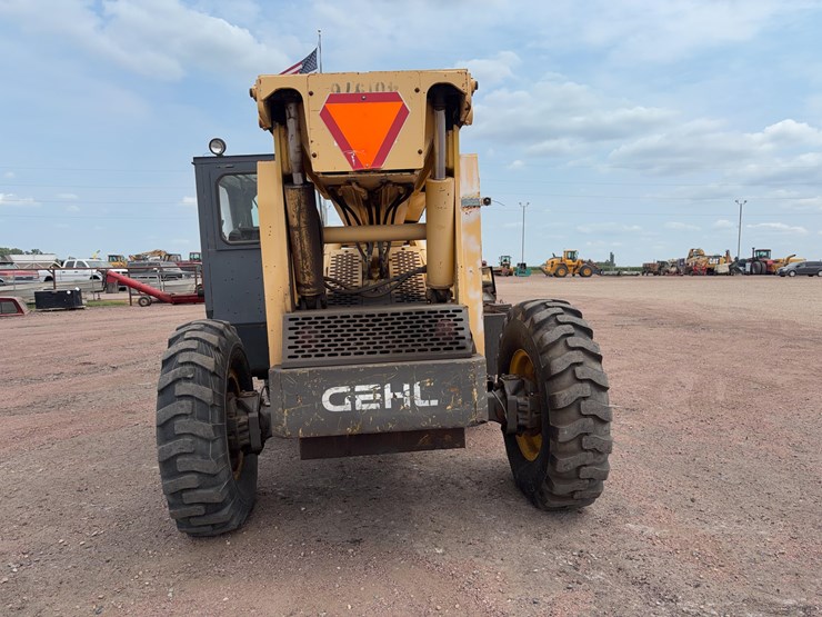 gehl-883-image-6