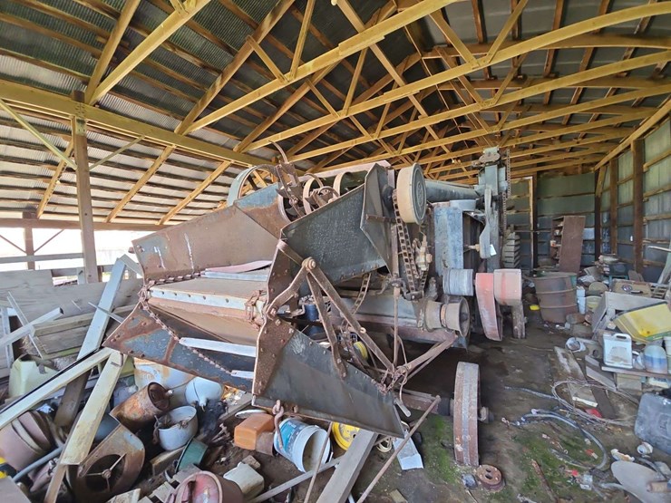 mccormick-deering-threshing-machine-image-5