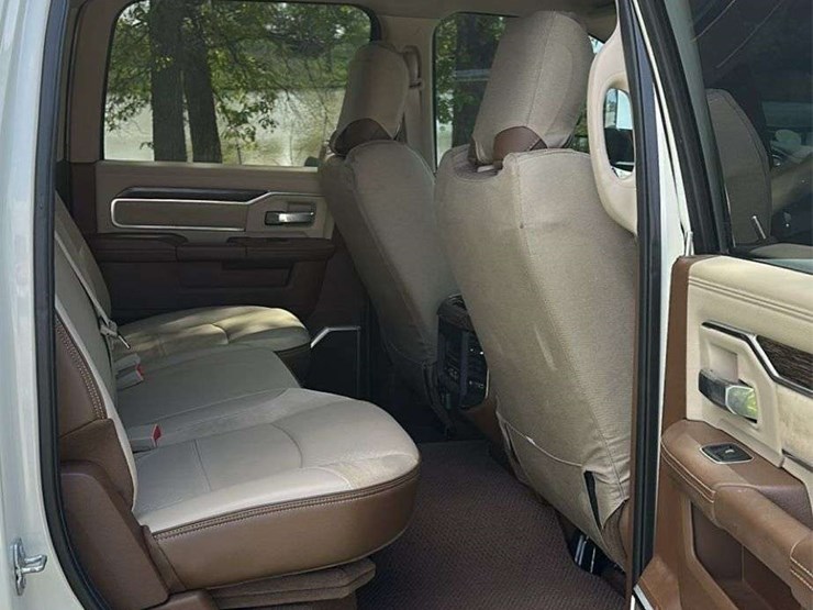 2021-dodge-3500-image-5