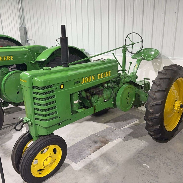 JOHN DEERE H