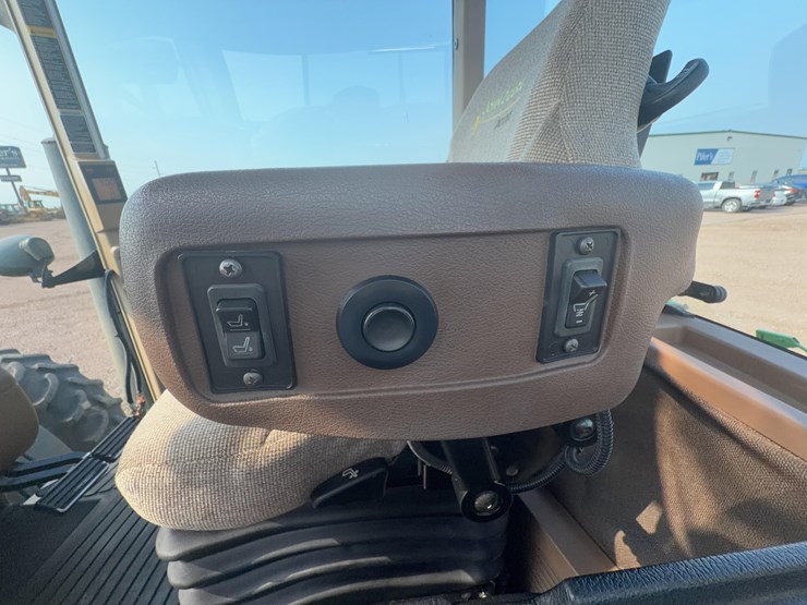 2002-john-deere-8320-image-39