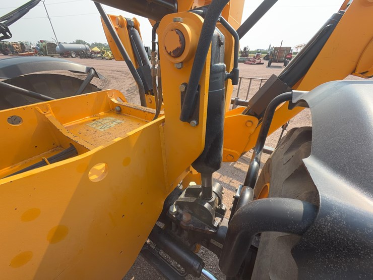 2011-jcb-510-56-image-25