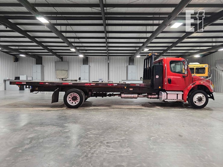 2015-freightliner-business-class-m2-106-image-6