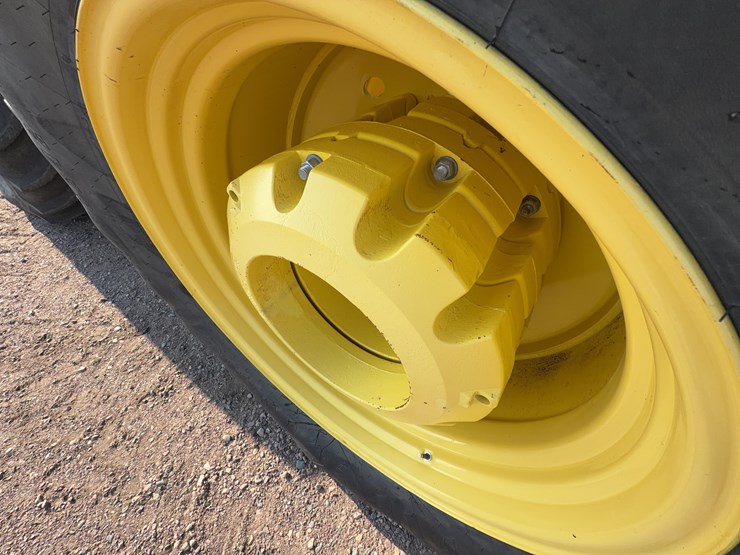 2014-john-deere-9510r-image-28
