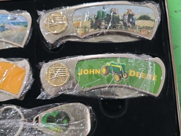 john-deere-waterloo-boy-knife-set-image-4