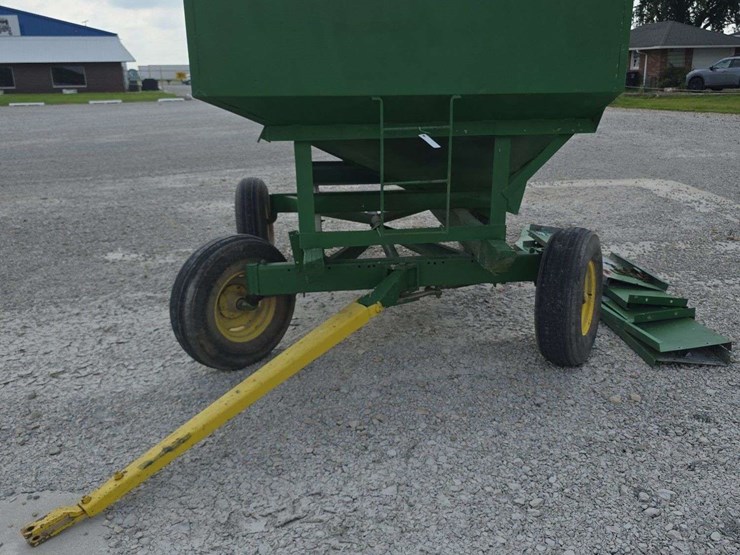 gravity-wagon-on-john-deere-running-gear,-with-side-boards-image-2