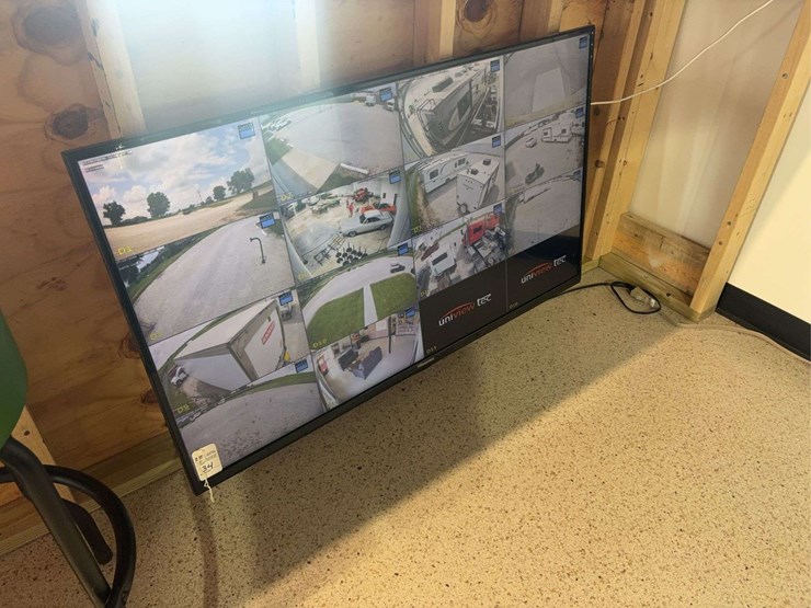 50''-flat-screen-tv,-not-a-smart-tv,-has-the-mounting-bracket-for-it-image-3