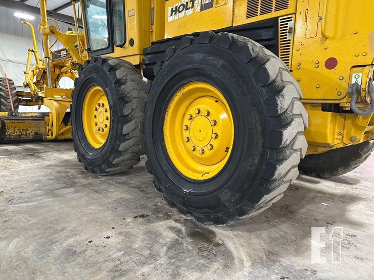 2004-caterpillar-120h-image-30