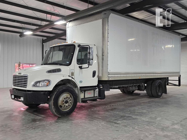 2020-freightliner-business-class-m2-106-image-1