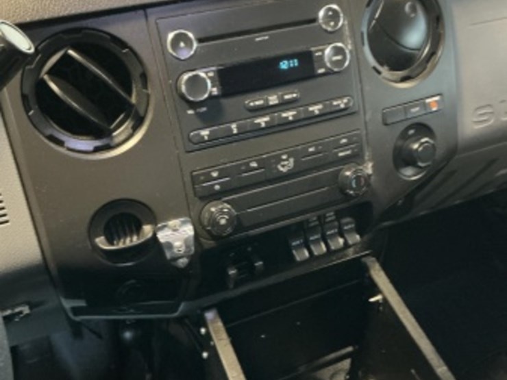 2016-ford-f550-image-21