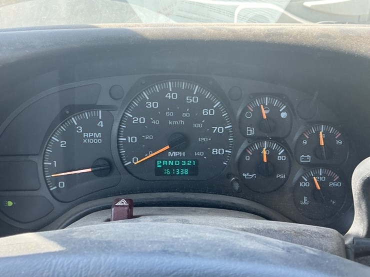 2004-chevrolet-c6500-f/b-image-16