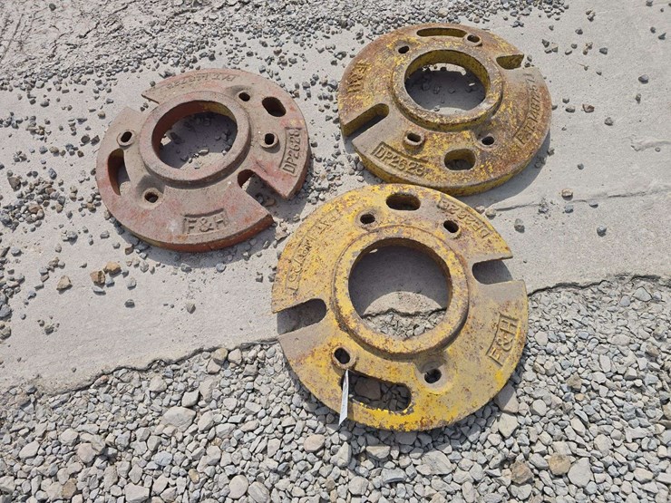 3-john-deere-rear-tractor-wheel-weights-image-1