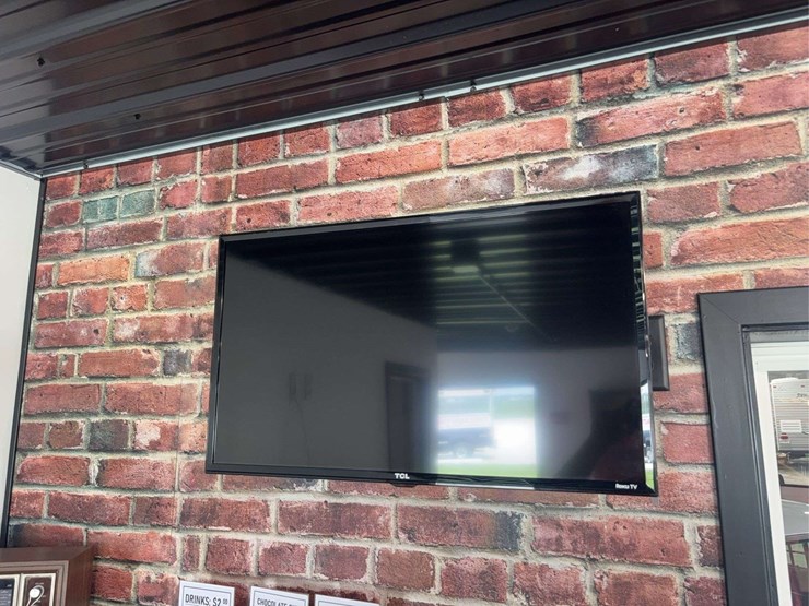 32''-roku-tv-with-mounting-bracket-image-2