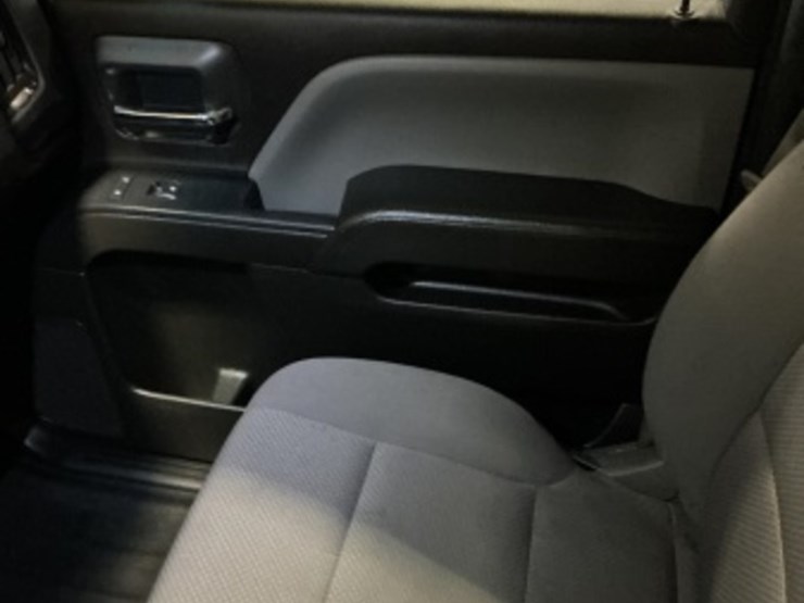 2016-chevrolet-silverado-2500hd-image-19