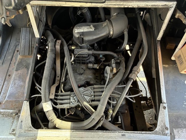 2002-workhorse-p42-image-10