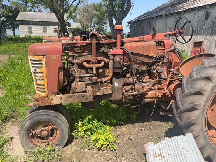 1967-farmall-450-narrow-front-parts-tractor,-s/n:-17690-image-4