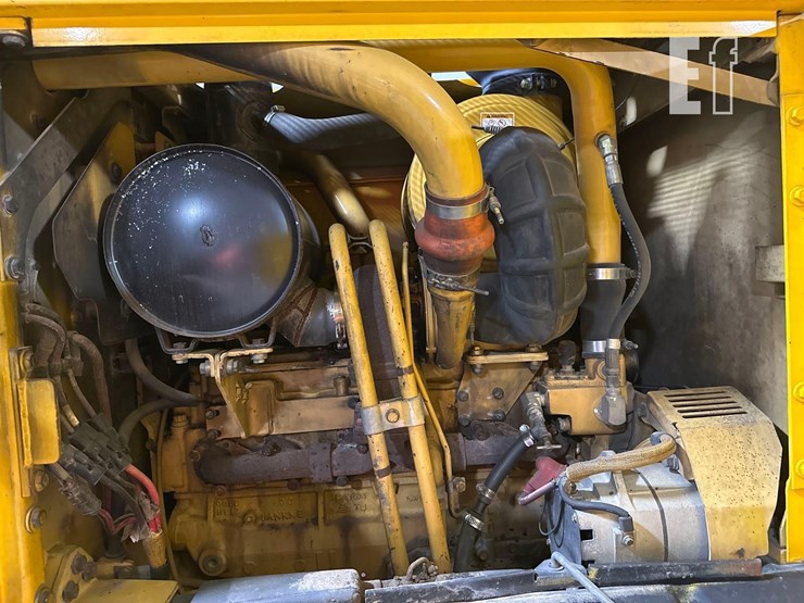 2004-caterpillar-120h-image-26