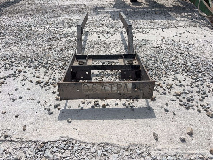 antique-pulling-tractor-front-mount-weight-bracket-image-2